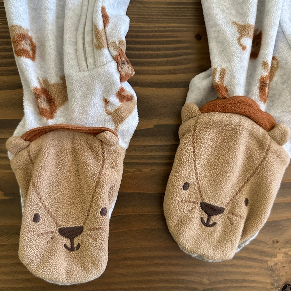 Boys Carter's Gray Lion Footed Pajamas 5T Fleece sleepwear - Picture 5 of 6